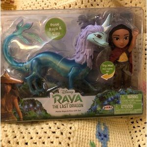 NWT Disney Raya and the Last Dragon Gift Set - LIGHTS UP - NEW - Hard to Find